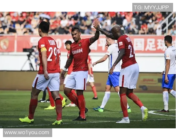 足球请外援助力球队提升实力与竞争力的深度分析与探讨